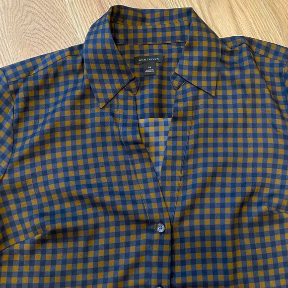 Ann Taylor Navy and Brown Checked Button Down Blouse XS - Picture 10 of 17
